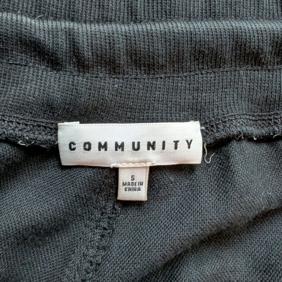 Aritzia Community Cebu Pant Black Cargo Cotton Jogger Pockets Women's size Small - Picture 8 of 12